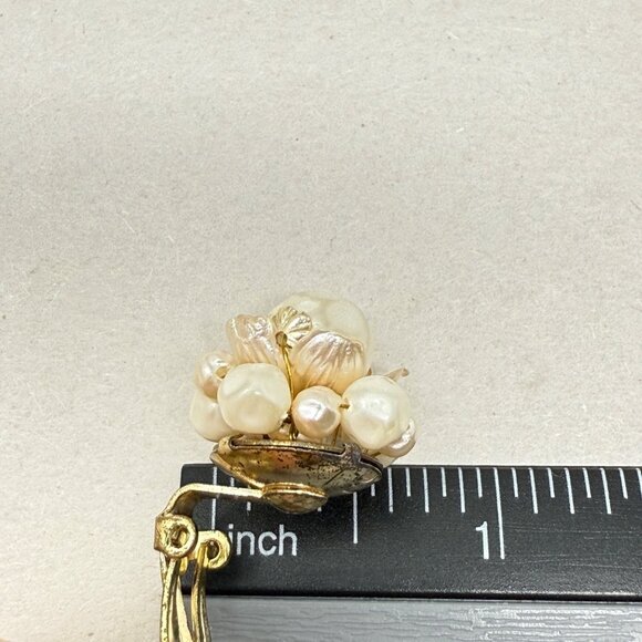 Vintage Bead Cluster Earrings Clip-on Marked Japan Retro‎ White Classic - Picture 7 of 9